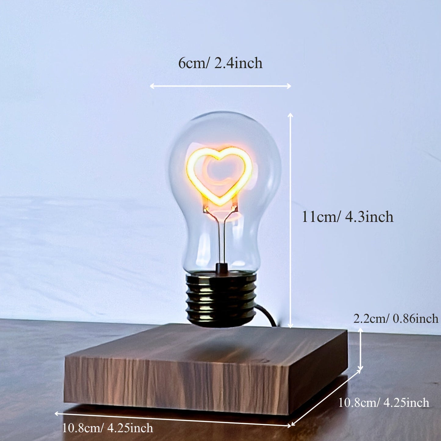 נורת לב מרחפת — מנורת שולחן רומנטית בנגיעה