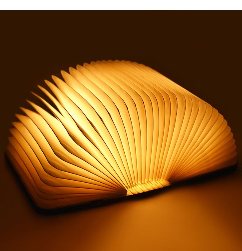 מנורת “ספר” מעץ מתקפל — 3 גווני אור, נפתחת 0–360°