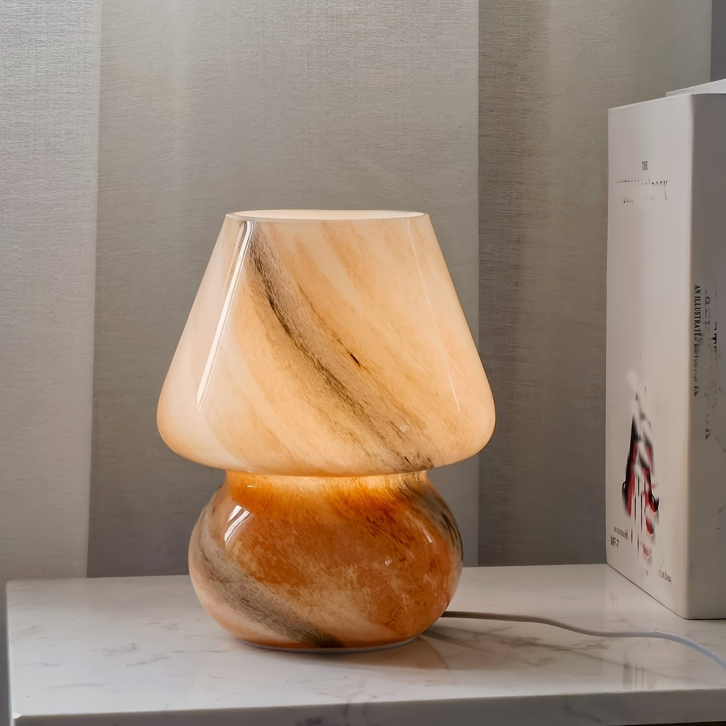 מנורת פטריה מזכוכית — תאורת לילה רכה לשידה ולסלון