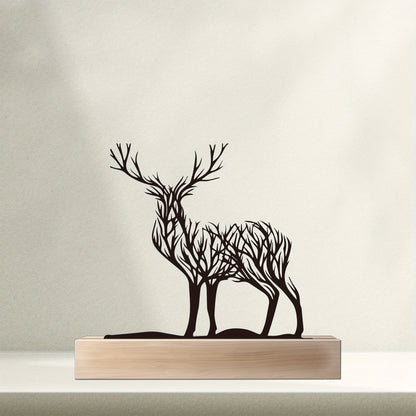 פסלון אייל מברזל על בסיס עץ — נקודת יופי שמחממת כל חלל