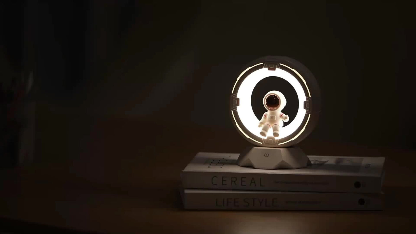 מנורת אסטרונאוט – תאורה נעימה עם שליטה במגע (4 דרגות בהירות)