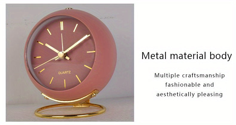 שעון שולחני נורדי שקט – מחוגים זוהרים ובסיס מתכת אלגנטי