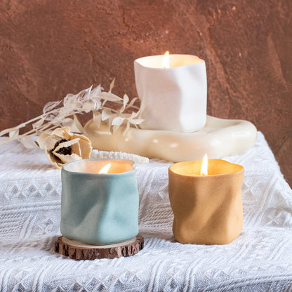 מחזיק נר קרמי בעיצוב גאומטרי – טאץ' חמים ומינימליסטי לכל פינה