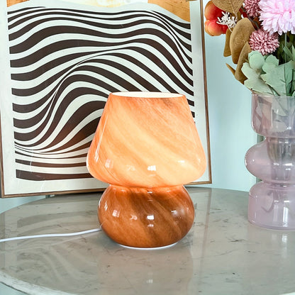 מנורת פטריה מזכוכית — תאורת לילה רכה לשידה ולסלון