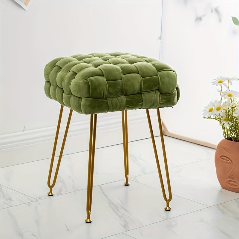 הדום/שרפרף ארוג בסגנון מודרני — רגלי מתכת מוזהבות וריפוד קטיפתי