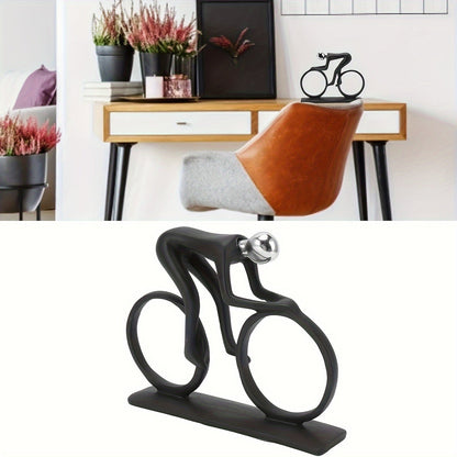 פסל רוכב אופניים — נגיעה מודרנית שמשמחת את החלל