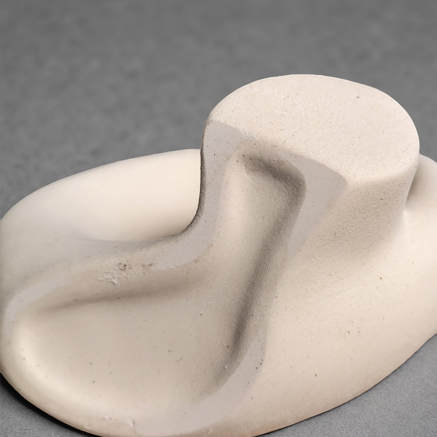 אגרטל קשר קרמי — נקודת שיק קטנה שמחברת את הבית