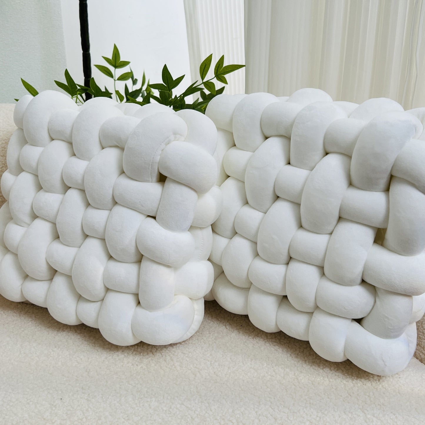 סט 2 כריות קשר — רכות, שמנות וממכרות