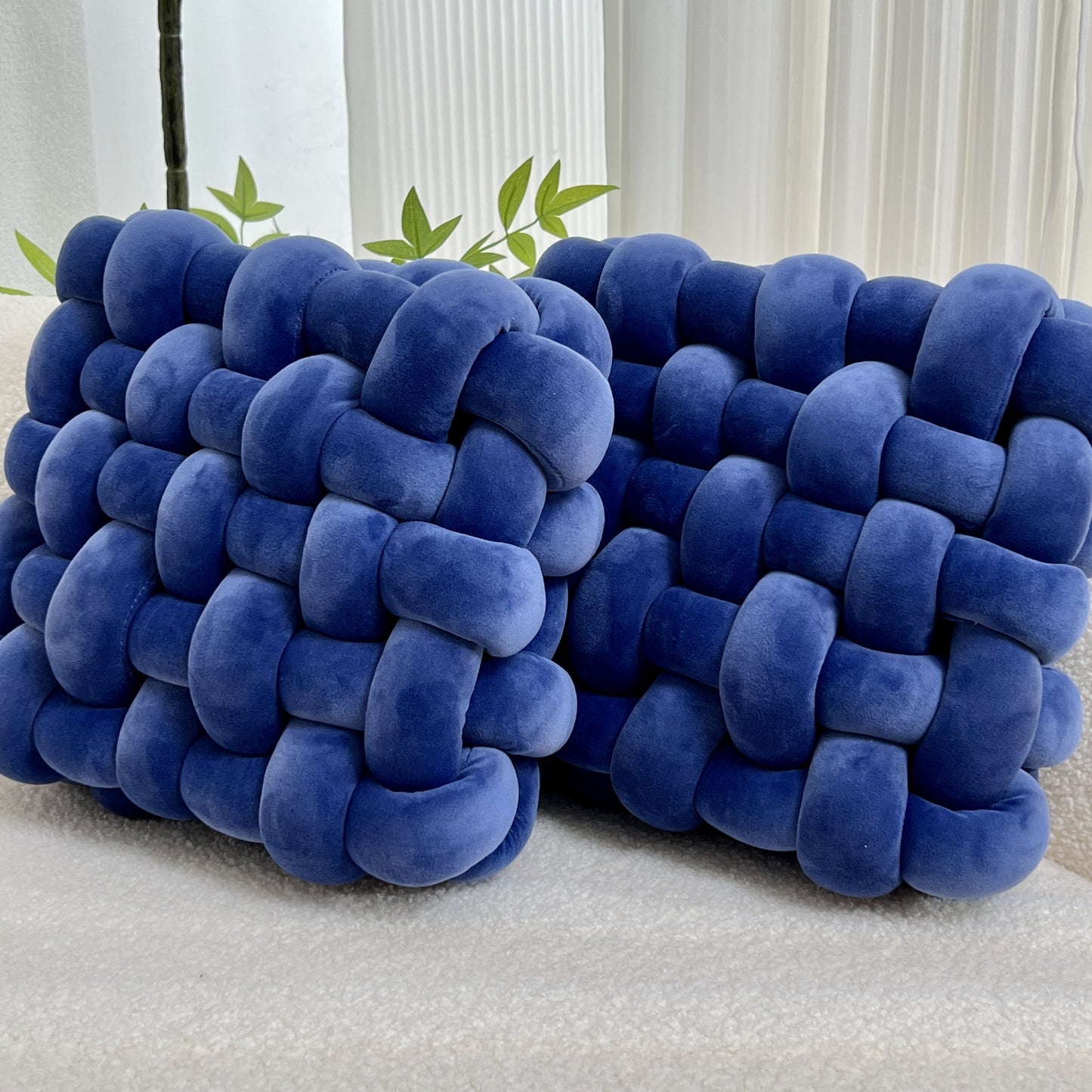 סט 2 כריות קשר — רכות, שמנות וממכרות